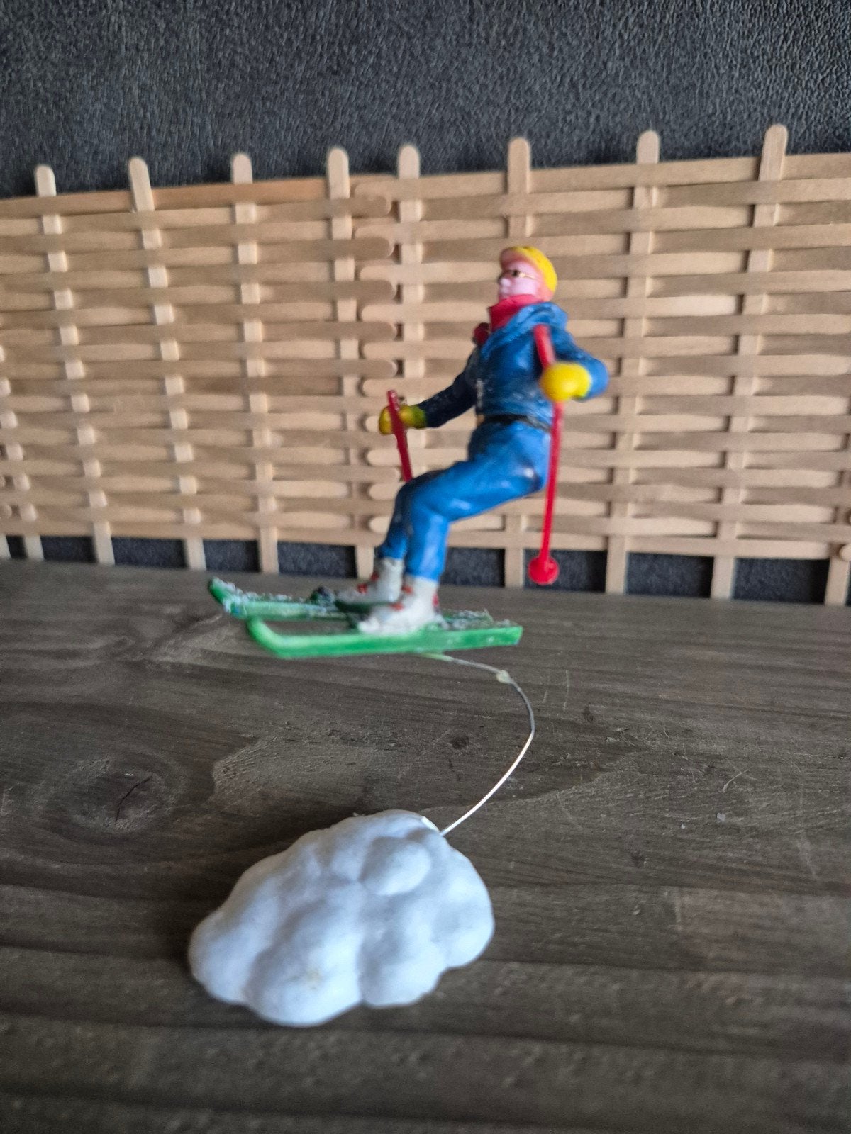 Lemax figuur 17 kerstdorp kersthuisjes, Diversen, Kerst, Ophalen of Verzenden, Zo goed als nieuw