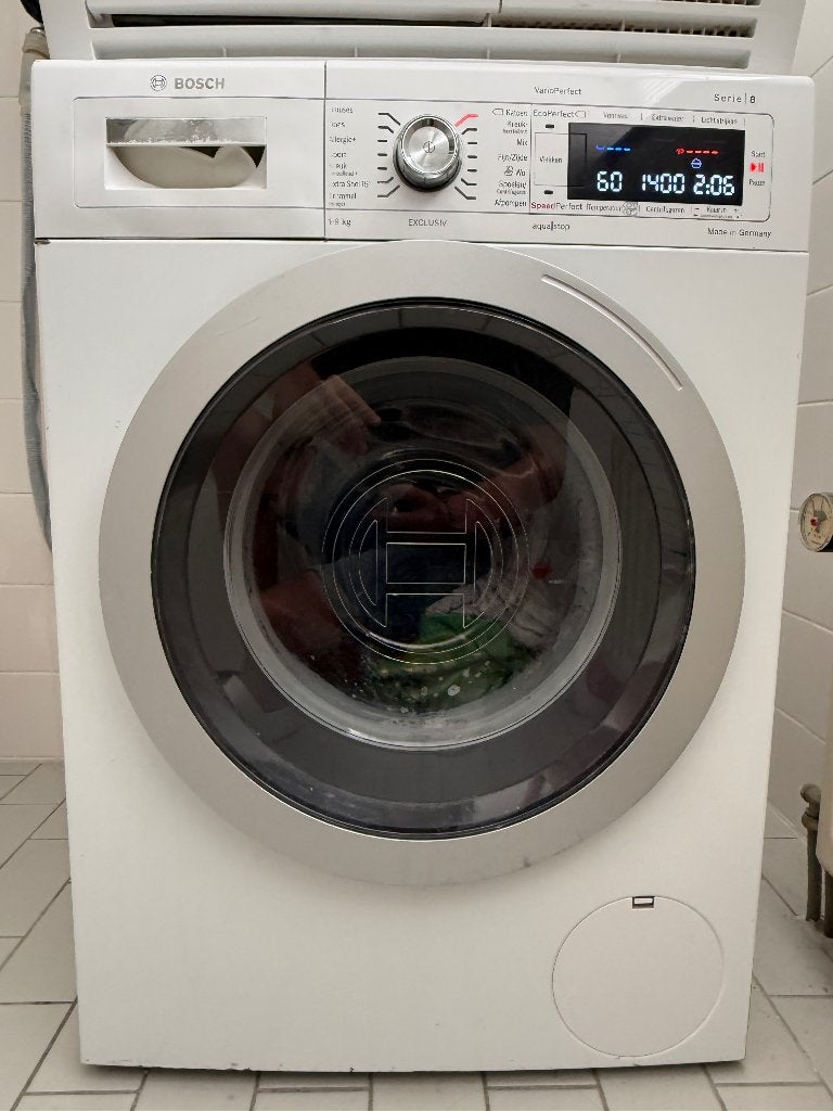 Bosch wasmachine serie 8, Ophalen, Gebruikt, 1200 tot 1600 toeren, Voorlader