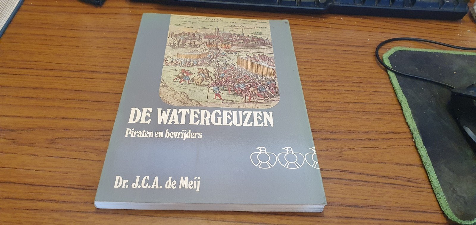 De Watergeuzen Piraten en bevrijders - 1980, Ophalen of Verzenden, Zo goed als nieuw, Dr J C A de Meij