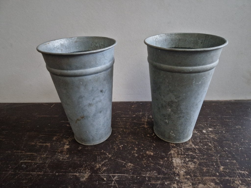 2 zinken bloempotten 30cm hoog, Gebruikt, Rond, Ophalen of Verzenden, Balkon