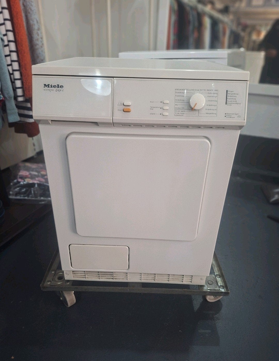 Miele T422C Condensdroger, Ophalen, 6 tot 8 kg, Gebruikt, Voorlader