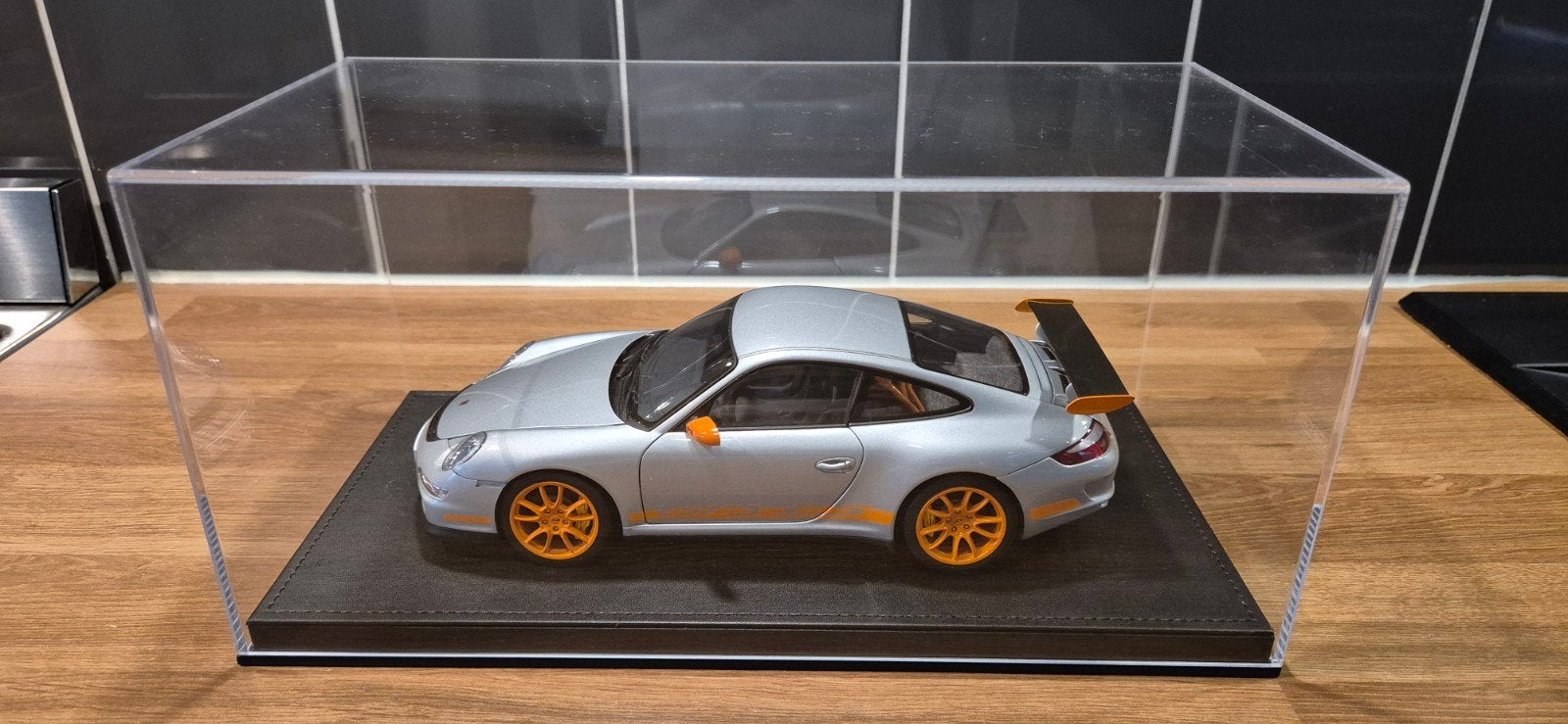 Porsche 911 997 GT3 autoart 1/18, Ophalen of Verzenden, Zo goed als nieuw, Auto, Autoart
