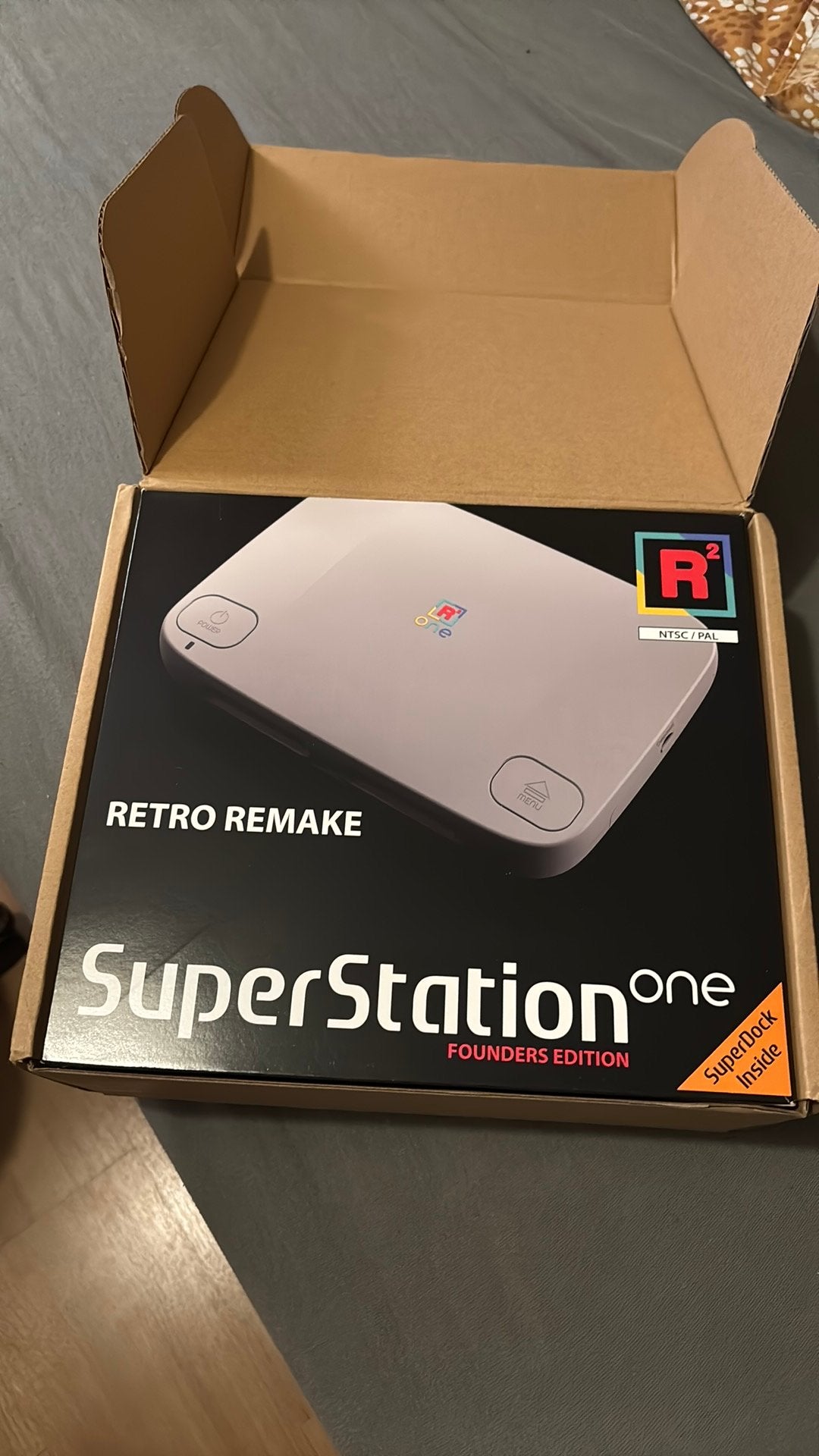 Superstation one founders edition, Spelcomputers en Games, Ophalen, 1 speler, Racen en Vliegen, Zo goed als nieuw