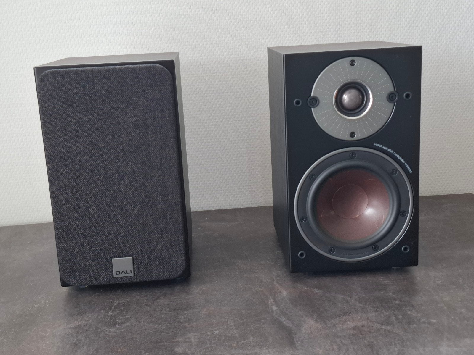 Dali Oberon 1 zwart zo goed als nieuw., Audio, Tv en Foto, Ophalen, Zo goed als nieuw, Boekenplank luidspreker, Minder dan 60 watt