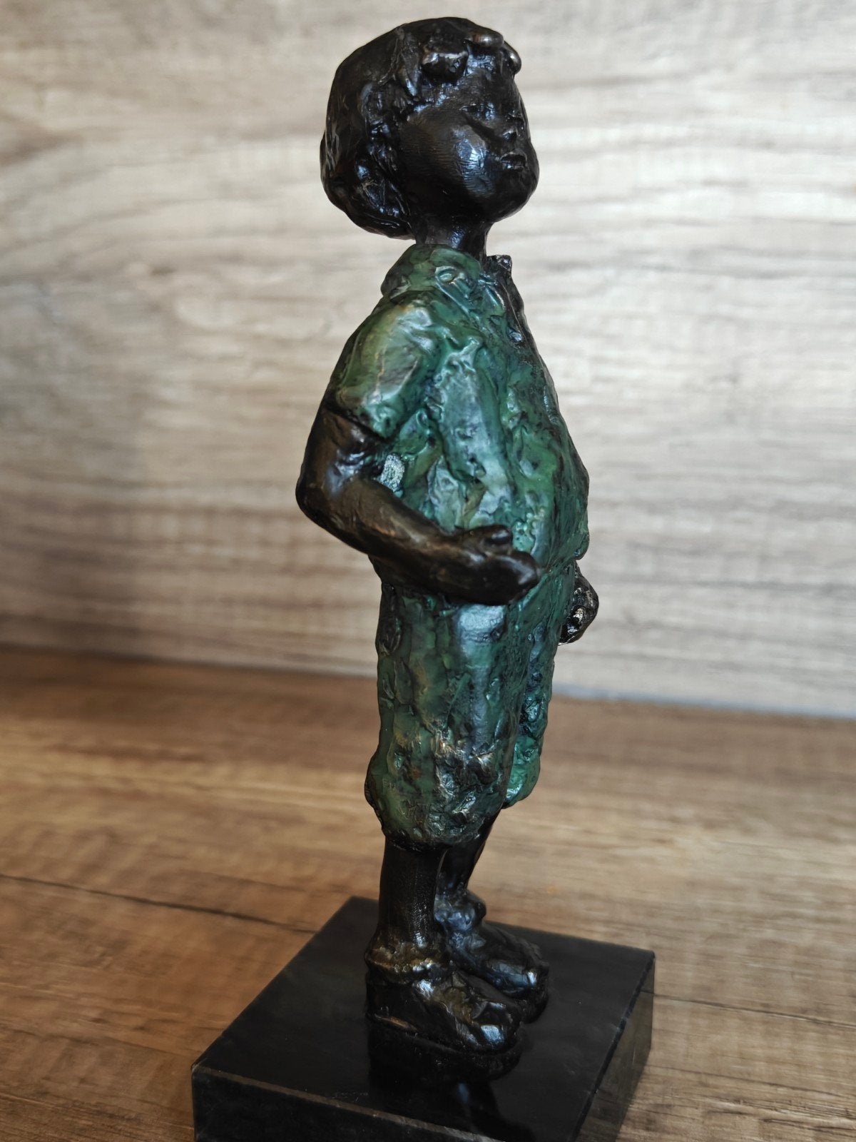 Bronzen beeldje van Jongen - Judith van Westreenen Artihove, Antiek en Kunst, Minder dan 20 cm, Ophalen of Verzenden, Brons, Europa