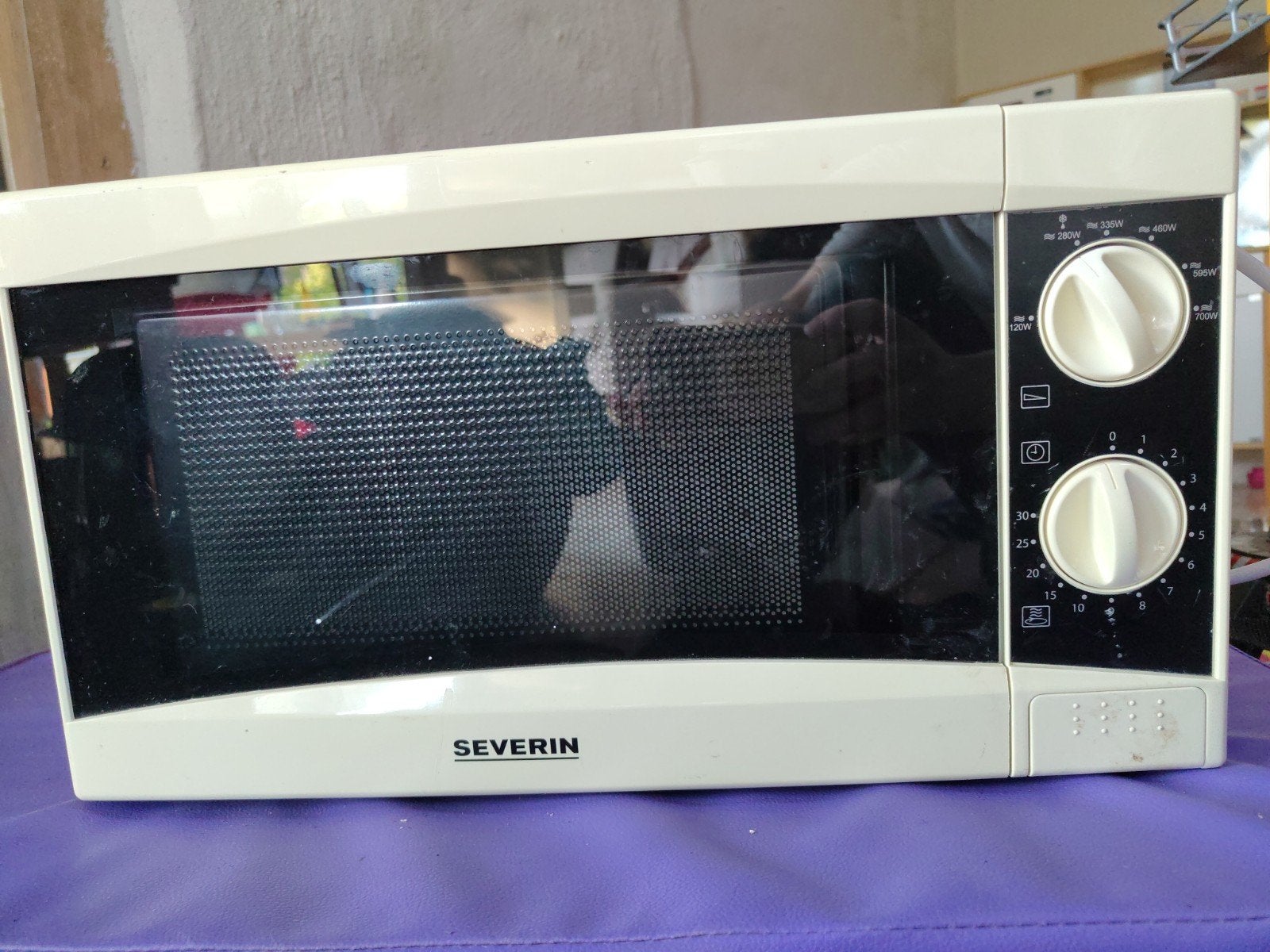 Severin magnetron - perfect werkend, 8 jaar oud., Witgoed en Apparatuur, Magnetrons, Gebruikt, Vrijstaand, Magnetron, 45 tot 60 cm