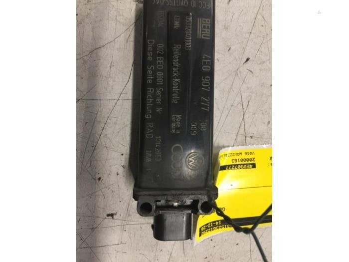 Bandenspanningsensor van een Audi A8, Gebruikt, -, -, -