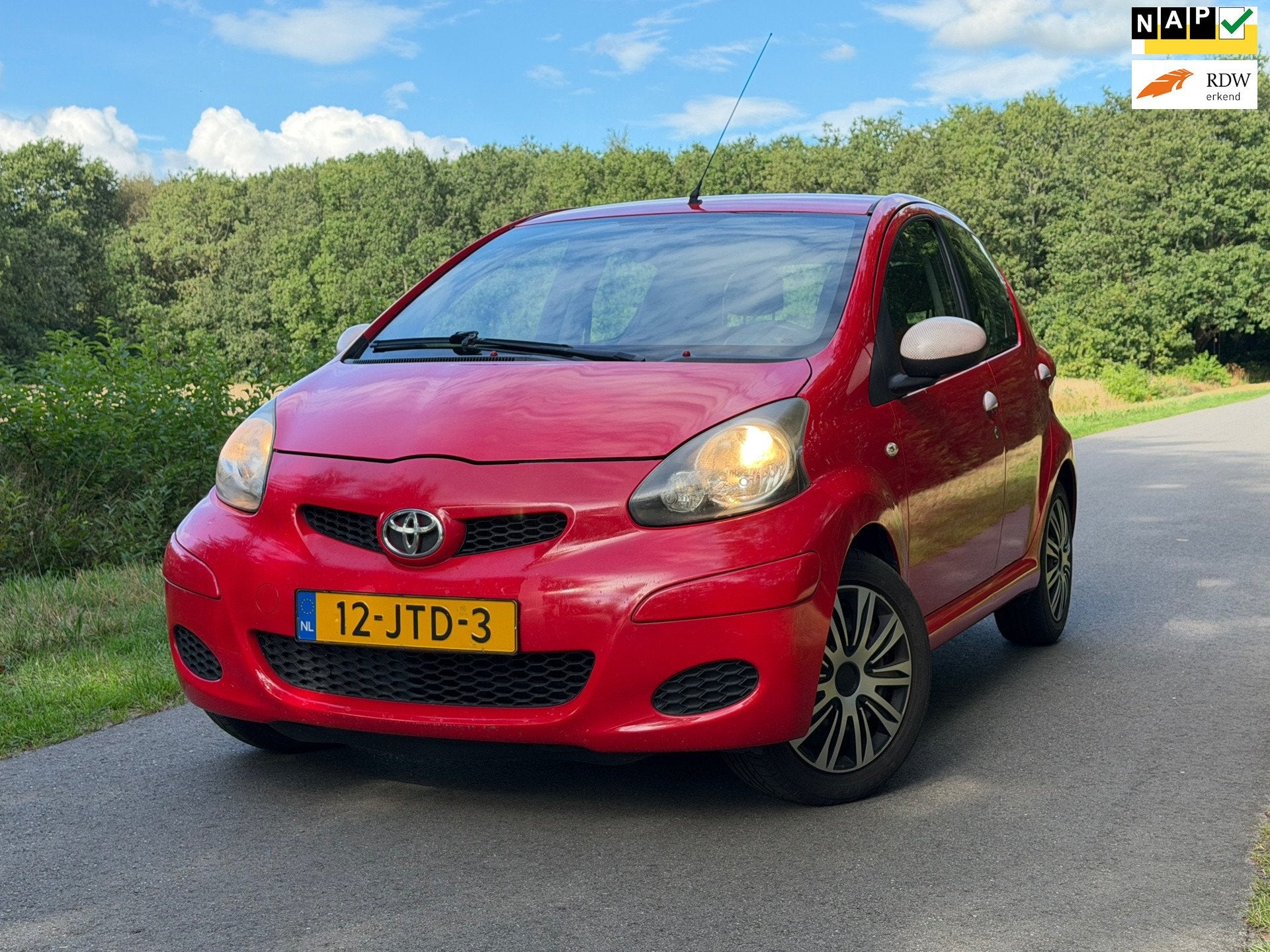 Toyota Aygo 1.0-12V Access | Nwe APK + 5 Deurs Nu € 1.975,, Auto's, Voorwielaandrijving, 4 stoelen, 68 pk, Origineel Nederlands