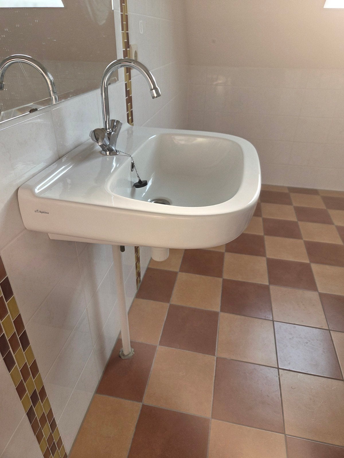 Sphinx wastafel met grohe kraan, Doe-het-zelf en Verbouw, Sanitair, Ophalen, Gebruikt, Chroom, Wastafel