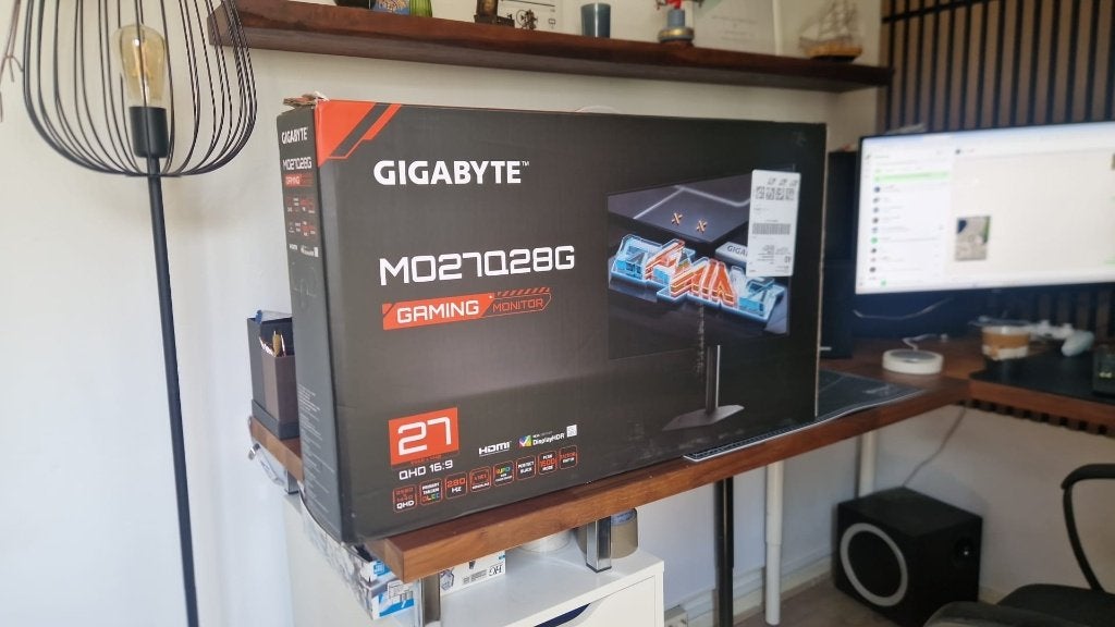GIGABYTE MO27Q28G Gaming Monitor OLED 27 inch QHD, GIGABYTE, Minder dan 1 ms, Zo goed als nieuw, Overige typen
