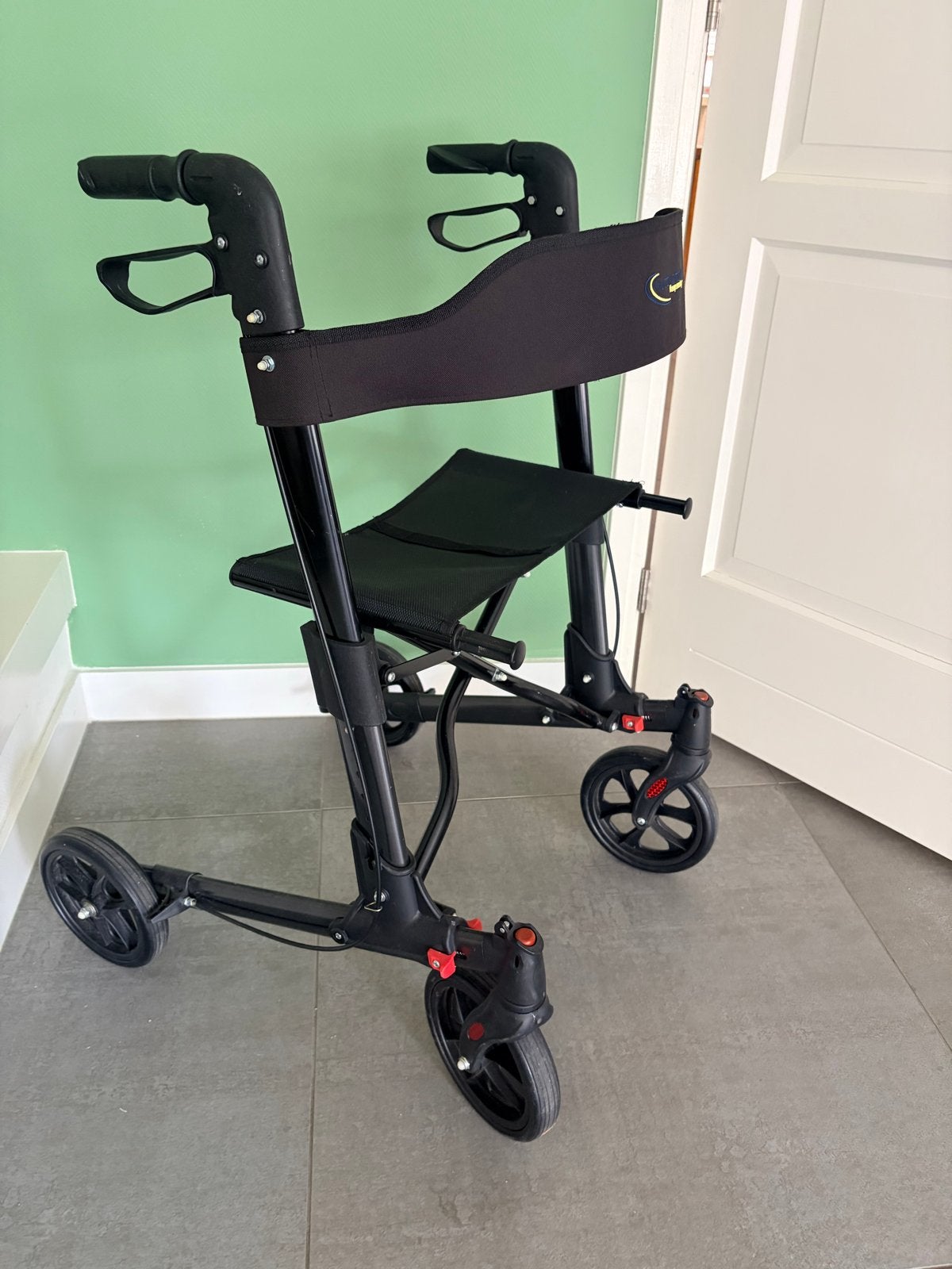 MultiMotion Double Rollator: dubbel opvouwbaar, lichtgewicht, Ophalen, Opvouwbaar, Zo goed als nieuw