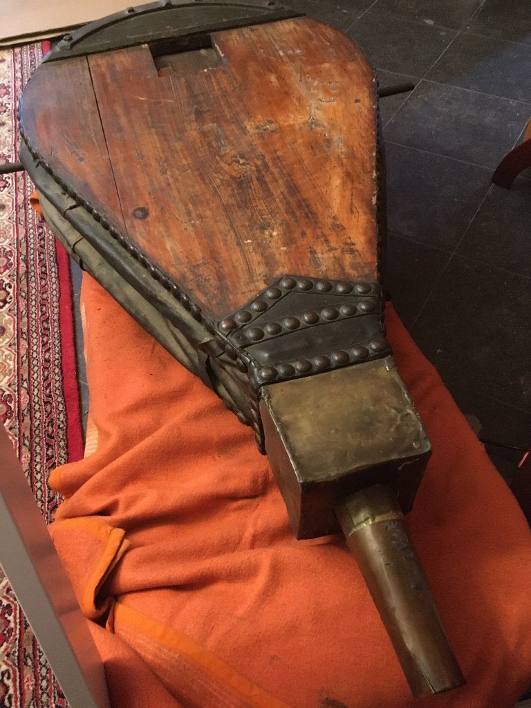 antieke blaasbalg, Ophalen