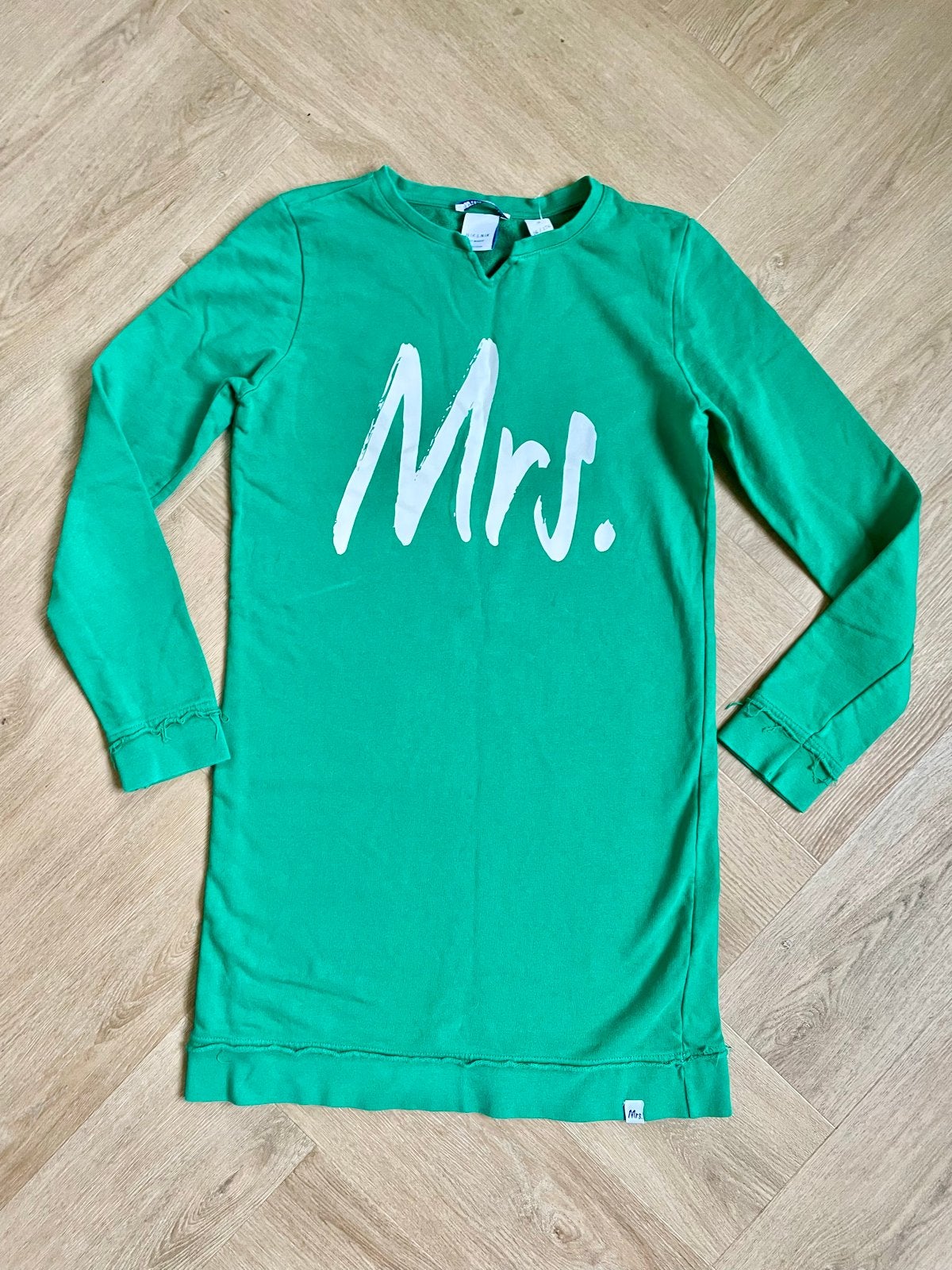 Nik&Nik Groene jurk met 'Mrs.' opdruk maat 164, Verzenden, Zo goed als nieuw, Meisje, Jurk of Rok