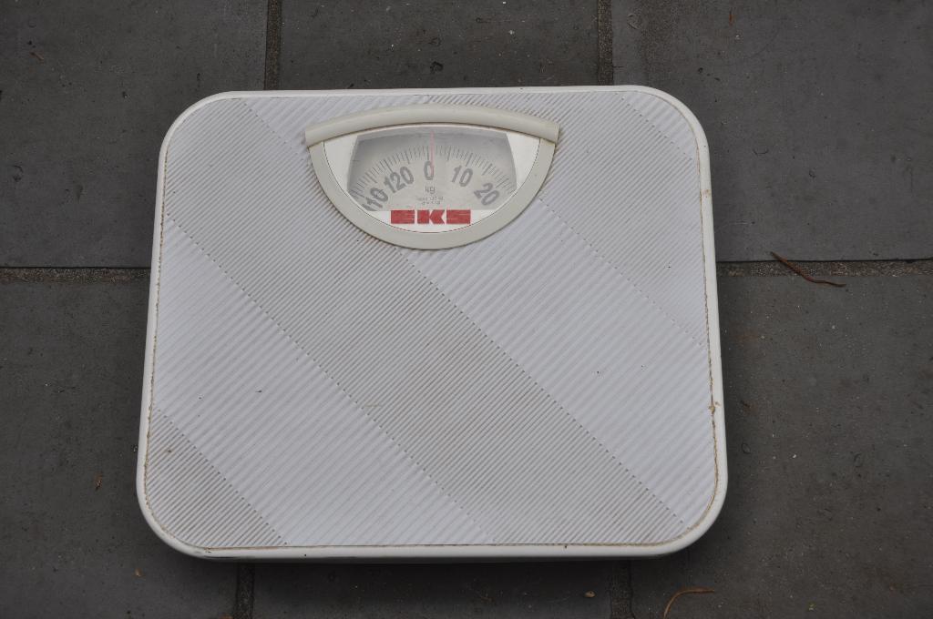 EKS Weegschaal, Witgoed en Apparatuur, Weegschalen, Gebruikt, 100 kg of meer, Ophalen of Verzenden, Personenweegschaal