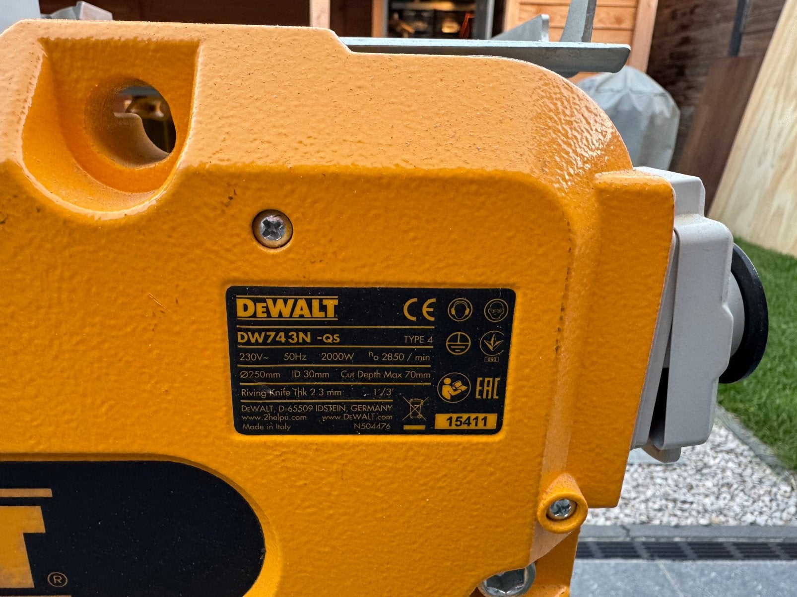DeWALT DW743N Tafelzaag / Afkortzaag / Verstekzaag, Ophalen, 70 mm of meer, Zo goed als nieuw, Afkortzaag