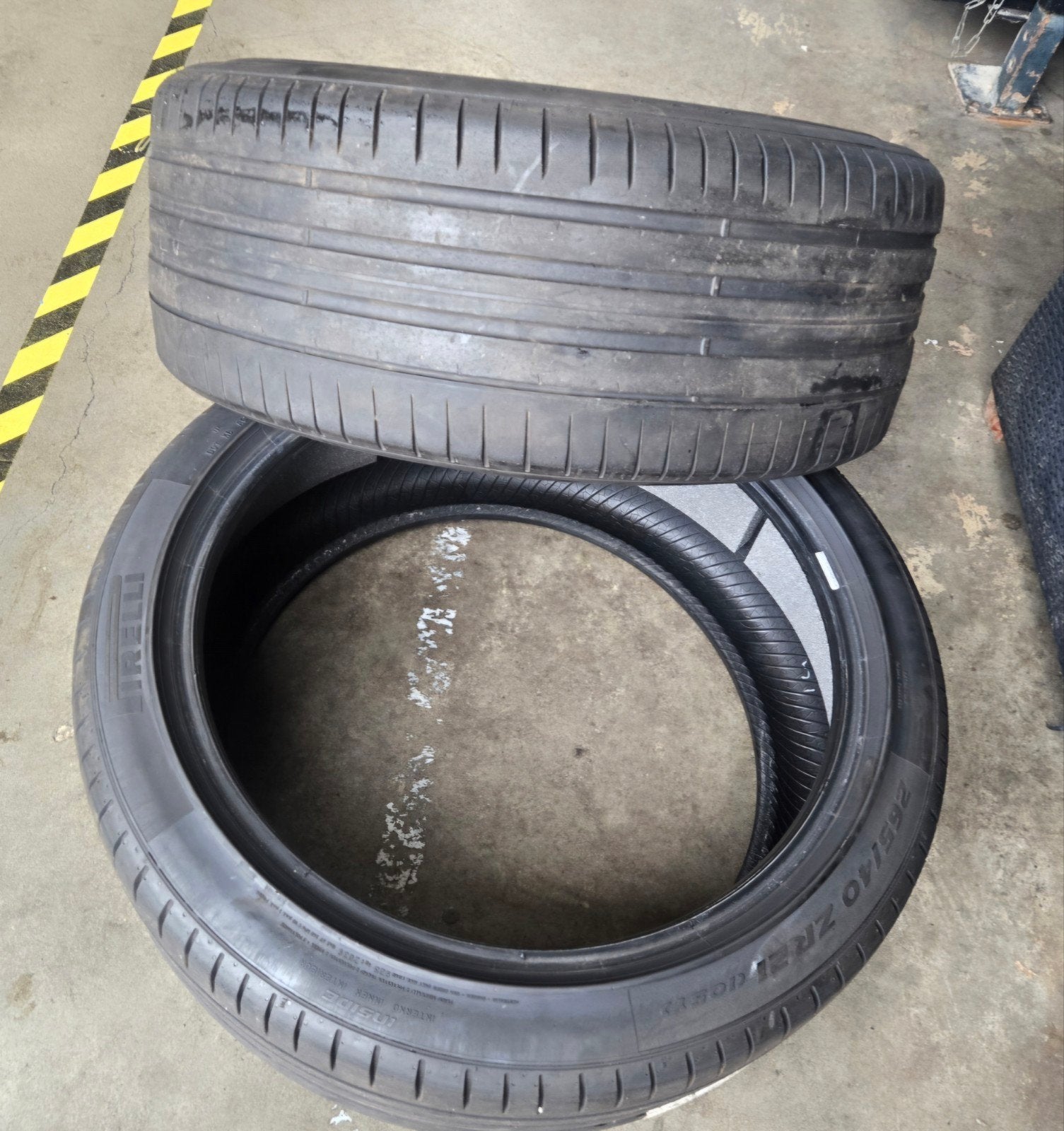 4 x Tesla X  e.a. Pirelli P Zero 285 en 265 40 21, 3-4 mm, Ophalen, 265 mm, 21 inch, Band(en)