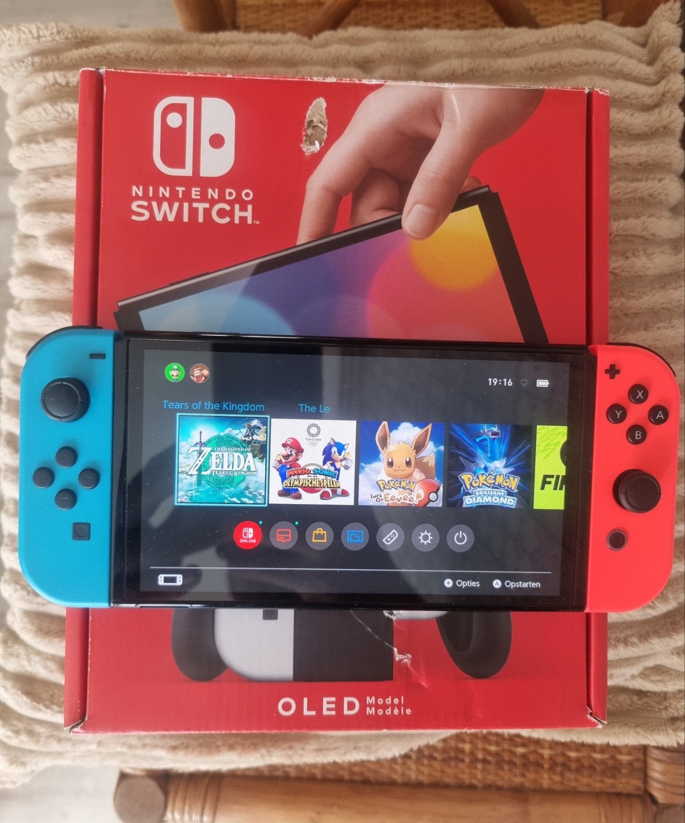 ZGAN Nintendo Switch OLED + 5 games Zelda, 2x Pokémon, Mario, Met 2 controllers, Zo goed als nieuw, Met games, Switch OLED