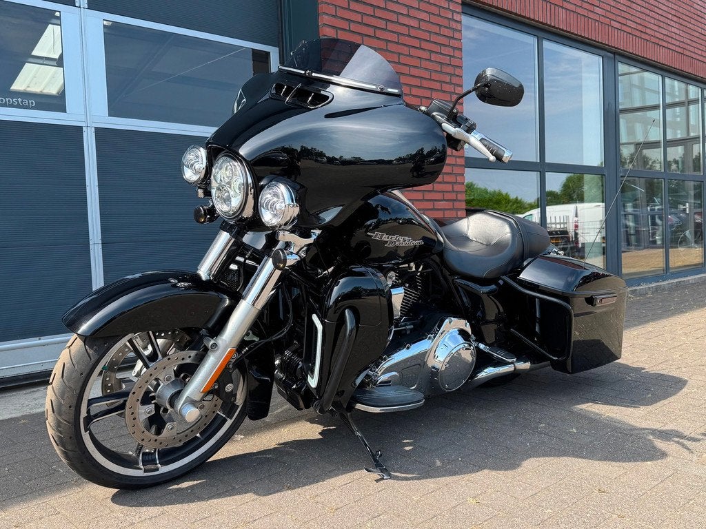 Harley Davidson Tour 103 FLHXS Street Glide Special Rinehart, 1688 cc, Bedrijf, LED Verlichting, Meer dan 35 kW