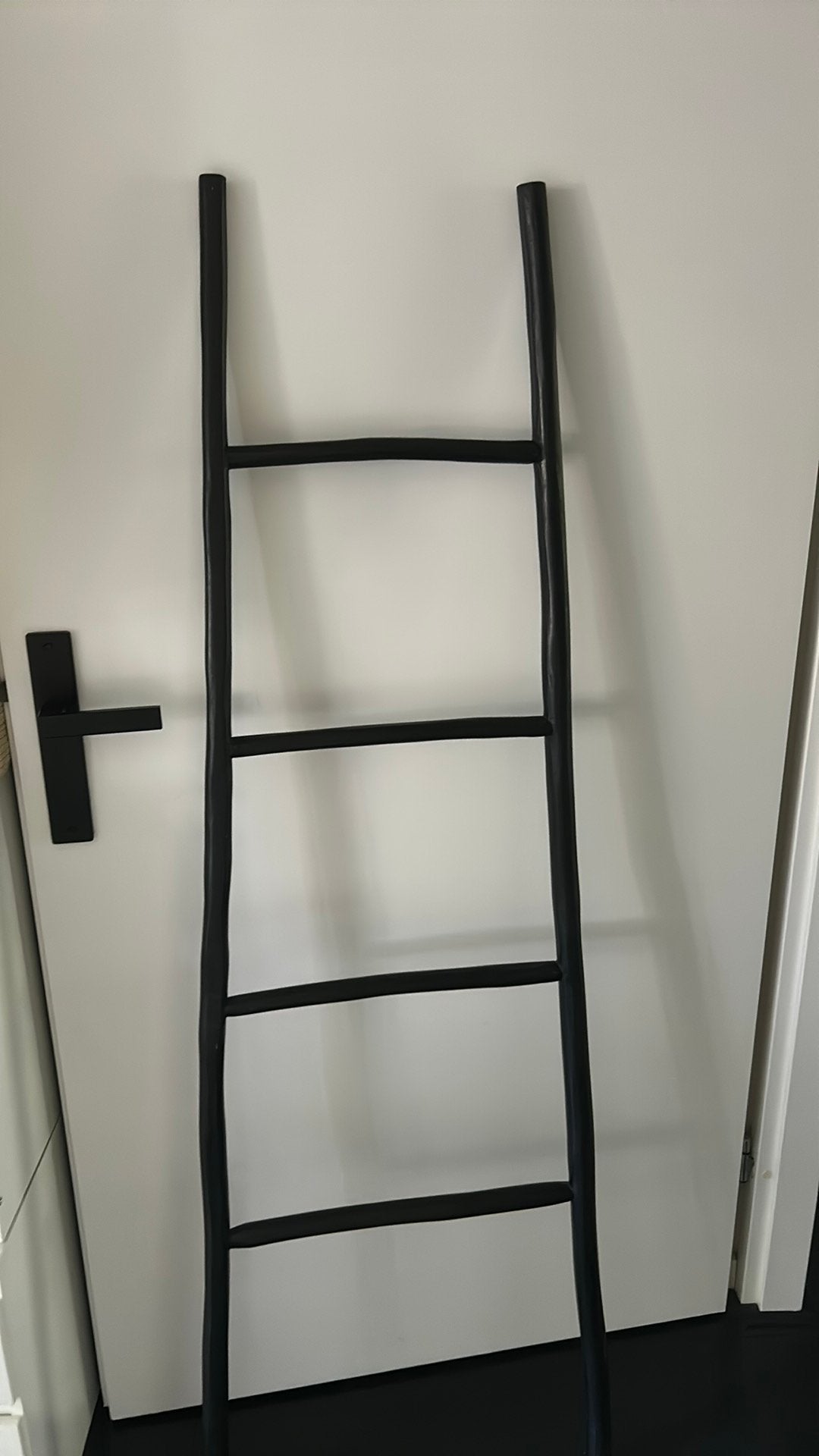 Zwarte houten decoratie trap, Ophalen, Zo goed als nieuw