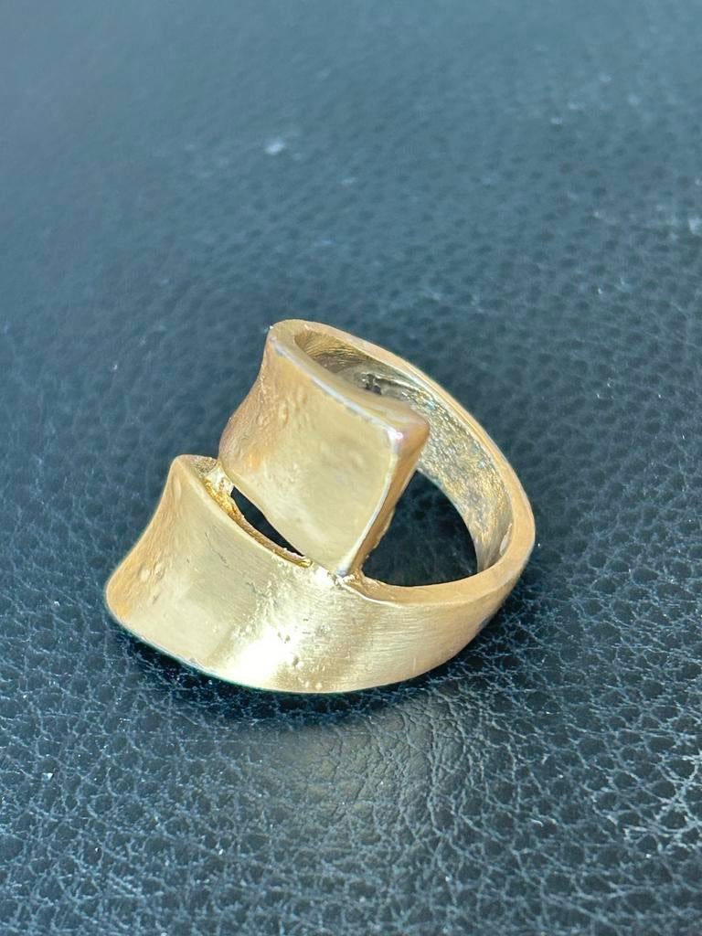Goudkleurige damesring- Vintage., Sieraden, Tassen en Uiterlijk, Ringen, Overige materialen, Gebruikt, Ophalen of Verzenden, Kleiner dan 17