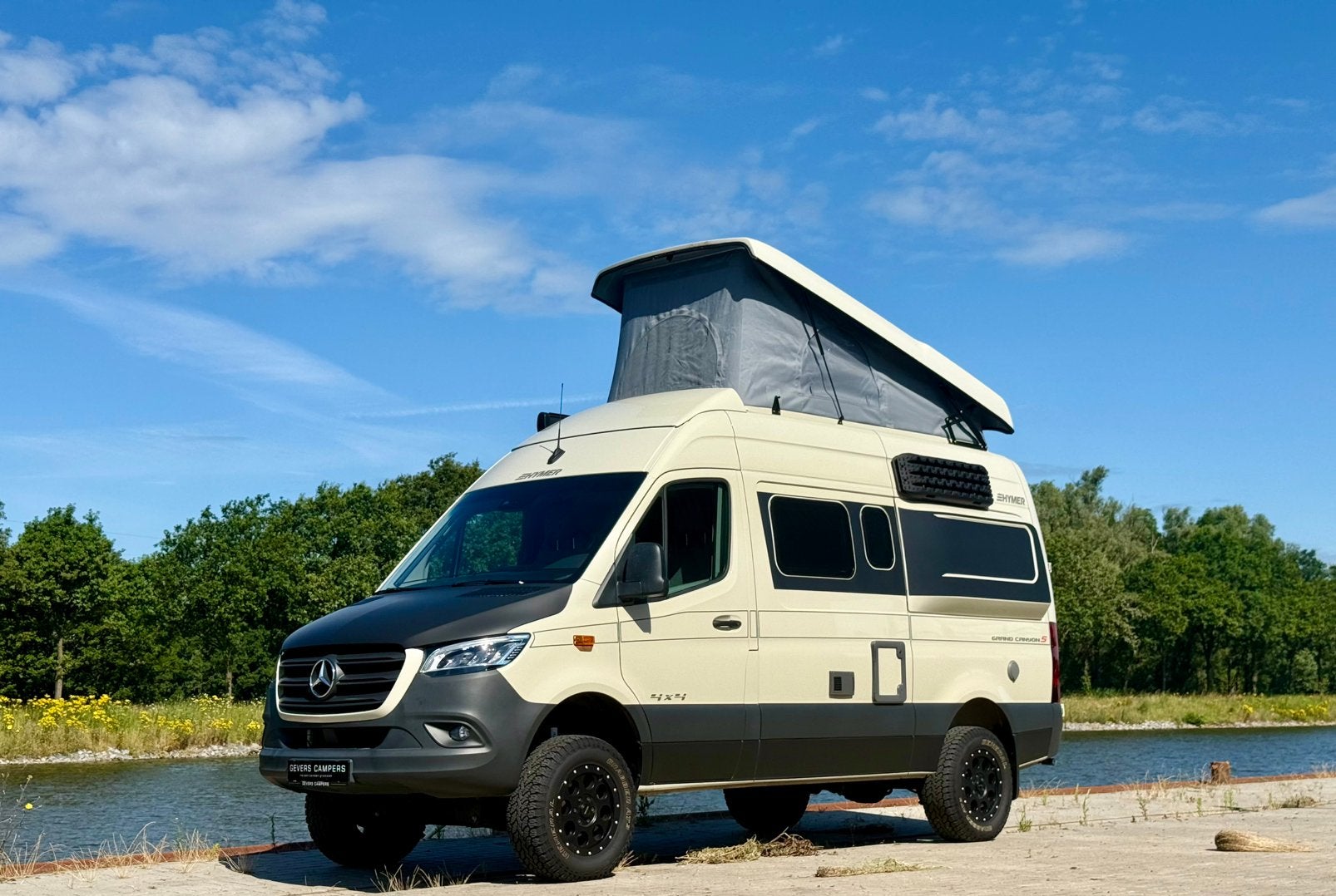 Foto 5 van Hymer Grand Canyon S 4x4 offroad Mercedes 190PK, 26.680km