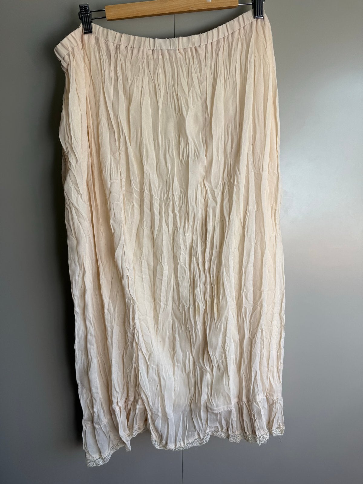 Creme wrinkle rok met kant, Studio | maat 50 52, Ophalen of Verzenden, Zo goed als nieuw, Overige kleuren, Rok