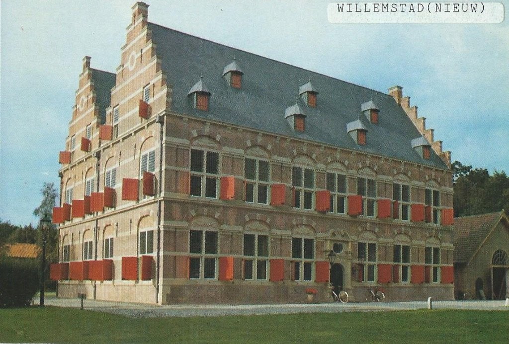 Willemstad (Nieuw) - Gemeentehuis - Oude Ansichtkaart, Ophalen of Verzenden, 1940 tot 1960, Ongelopen, Noord-Brabant