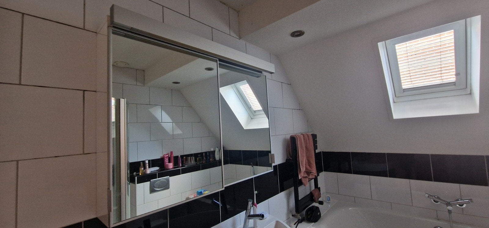Spiegelkast 100x76x15 cm met lichte beschadiging, Huis en Inrichting, Badkamer | Badkamermeubels, Ophalen, 50 tot 100 cm, Minder dan 100 cm