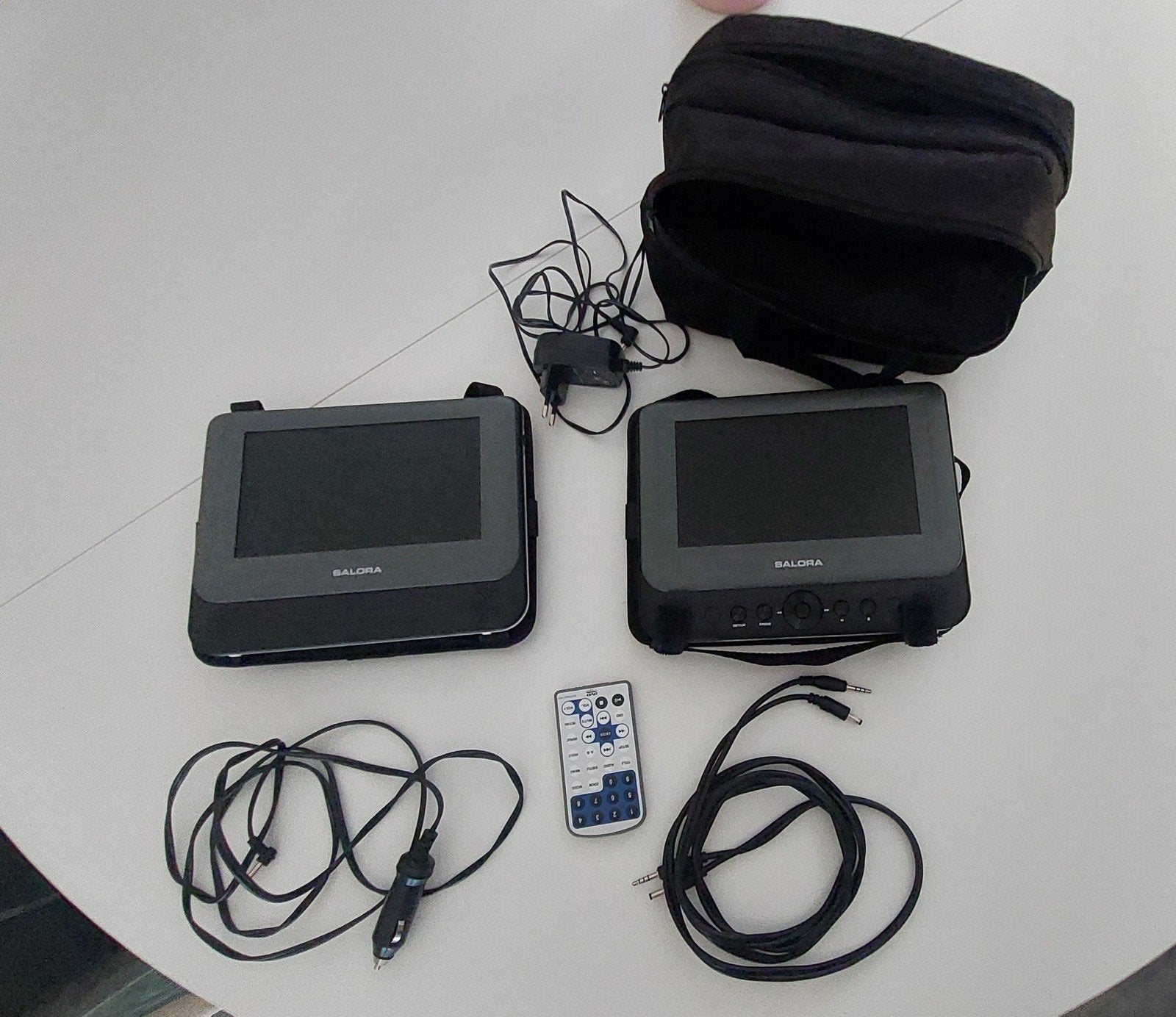 Salora portable dvd speler 2 schermen, Ophalen