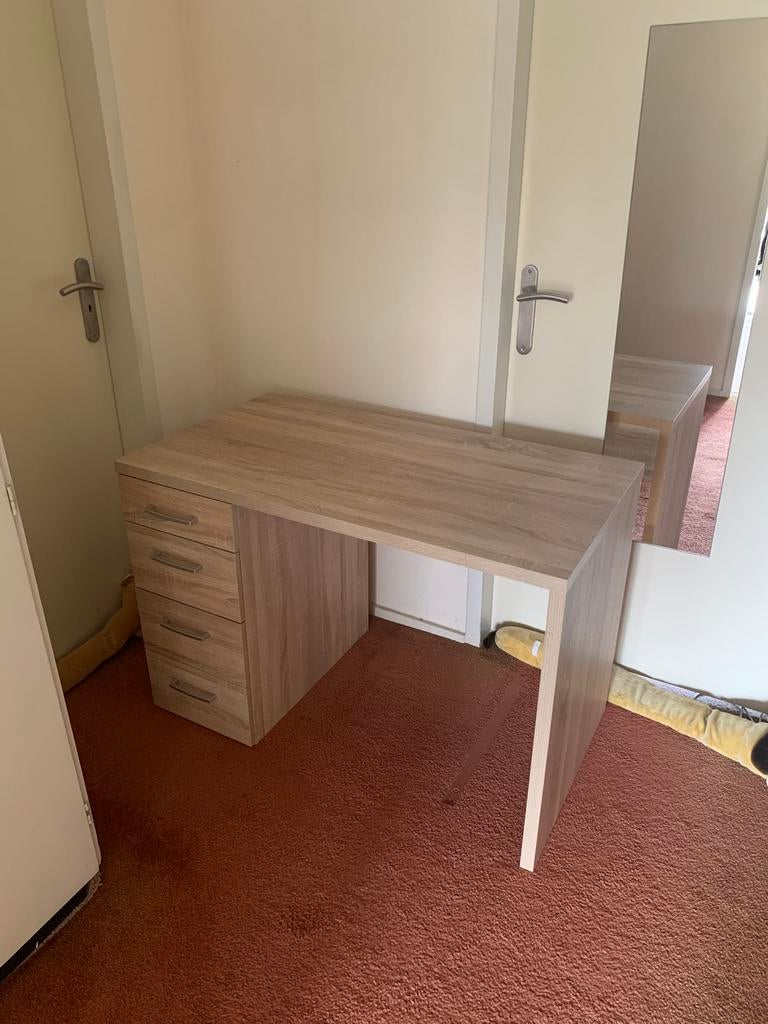 Bureau Daan Eikenkleur, Huis en Inrichting, Bureaus, Ophalen, Zo goed als nieuw