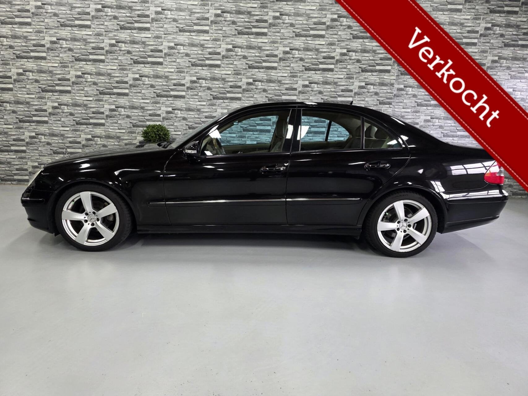 Schitterende Mercedes E-klasse 280 Avantgarde *NL auto*NAP*!, Auto's, Automaat, Achterwielaandrijving, Gebruikt, Automatische klimaatregeling