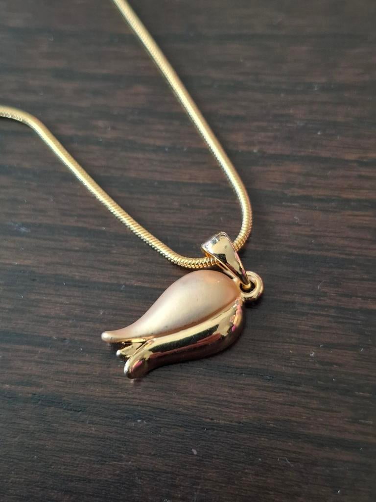 Goudkleurige ketting met tulp hanger, Ophalen of Verzenden, Zo goed als nieuw, Goud, Overige materialen
