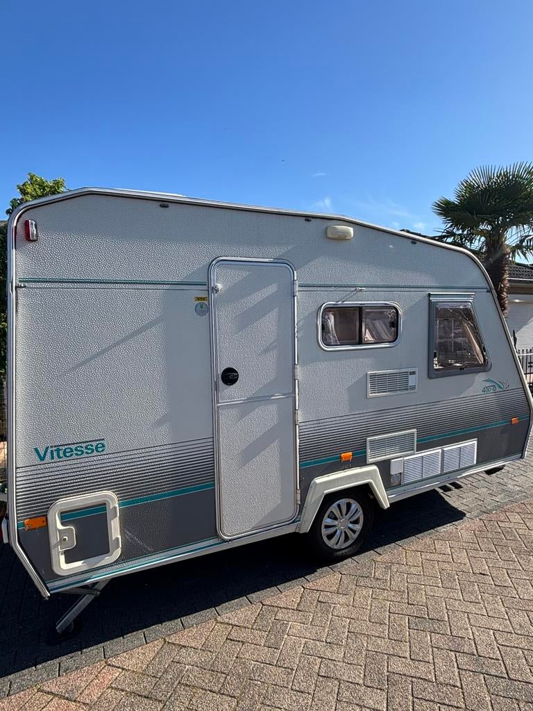 Nette Beyerland uit 1996 met voortent en luifel, Bedrijf, Treinzit, 750 - 1000 kg, Tot en met 4