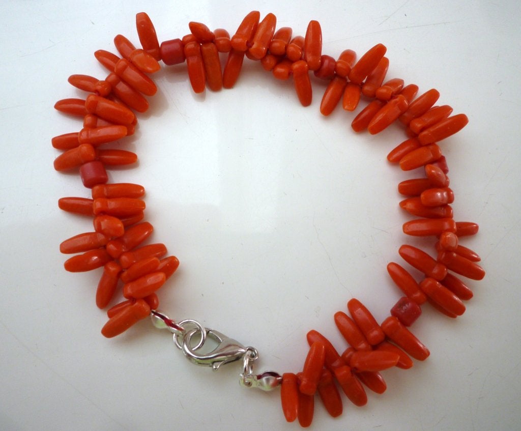 655 voor man of vrouw, bloedkoraal armband lengte 20,5 cm, Ophalen of Verzenden, Nieuw, Overige kleuren, Overige materialen