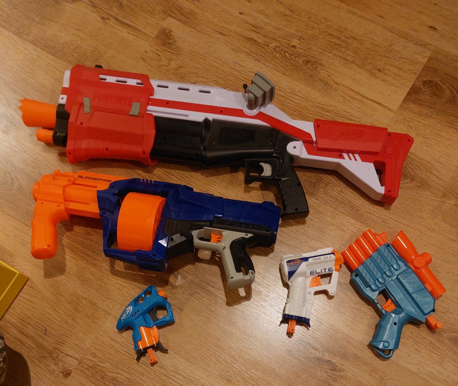 5 leuke en mooie Nerfs en pijltjes zie beschrijving., Ophalen, Nieuw