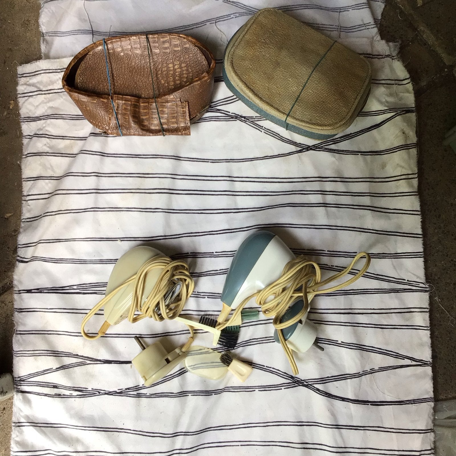 Vintage scheerapparaten met accessoires en etuis, Ophalen of Verzenden, Gebruikt, Scheren en Epileren