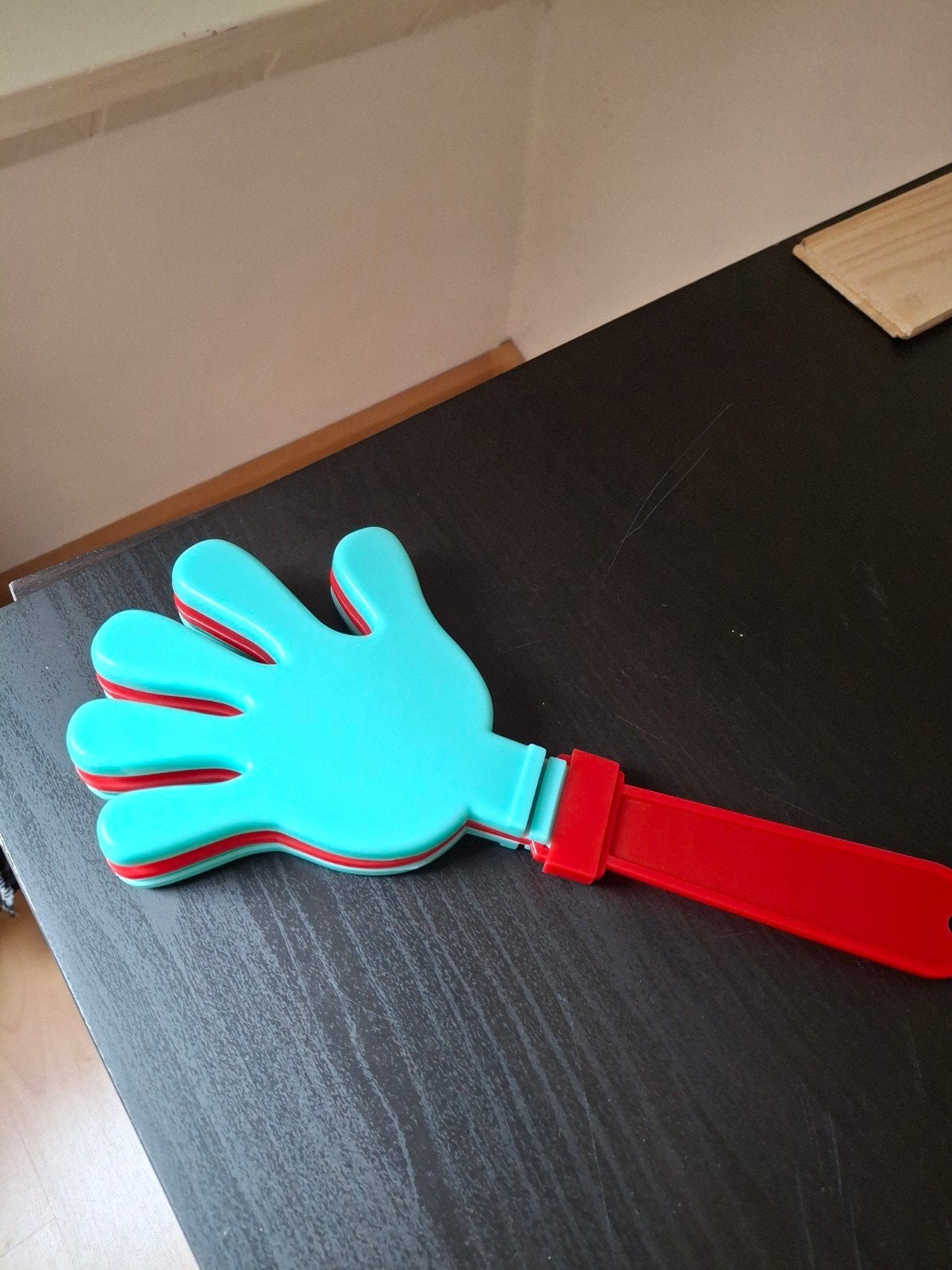 Grappige klaphand voor feestjes en plezier, Ophalen of Verzenden, Gebruikt