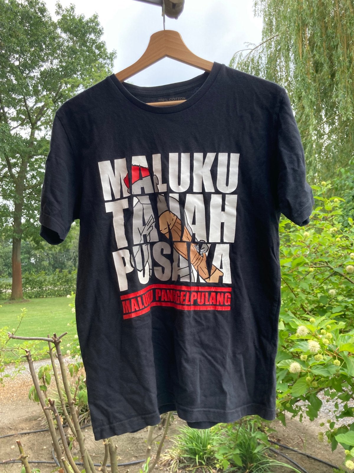 Maluku Tanah Pusaka T-shirt Zwart Maat M, Ophalen, Gedragen, Maat 46 (S) of kleiner, Zwart