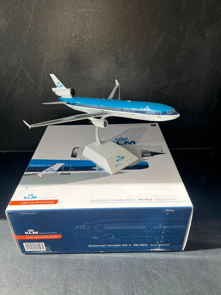 JC Wings 1:200 MD-11 KLM PH-KCH nieuw, Verzamelen, Luchtvaart en Vliegtuigspotten, Zo goed als nieuw, Schaalmodel, Ophalen of Verzenden