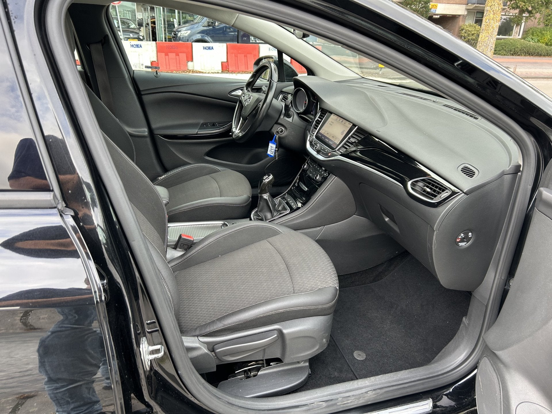 Opel Astra 1.4 Innovation 5 Deurs navigatie airco/ecc nwe ap, Gebruikt, 4 cilinders, 150 pk, Zwart