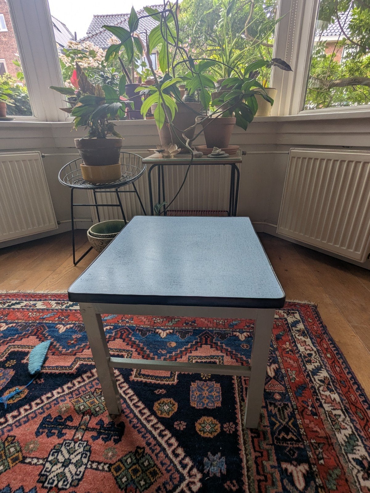 planten / bijzet tafeltje . blauw formica blad , hout., Ophalen, Rechthoekig, Minder dan 50 cm