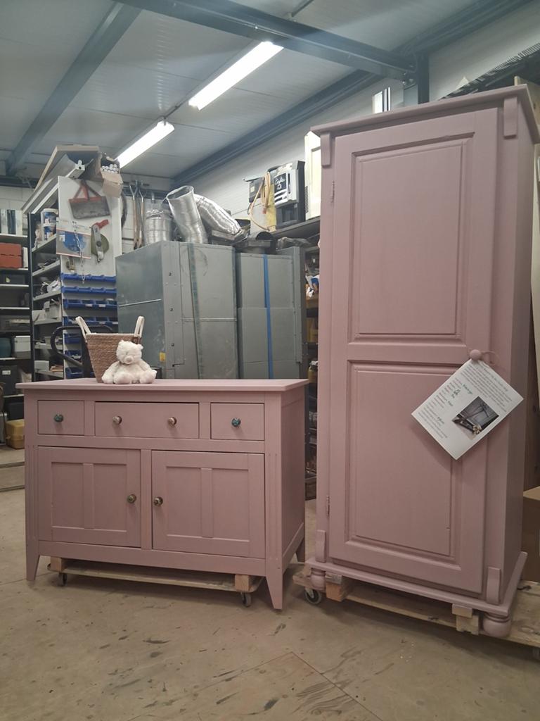 Mooie kast en commode, Ophalen, 50 tot 70 cm, 105 cm of meer, 100 cm of meer