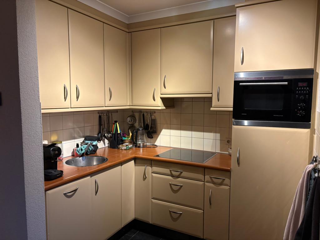 Keukenblok te koop, Huis en Inrichting, Keuken | Complete keukens, Ophalen, Gebruikt, Geel, Hoekkeuken
