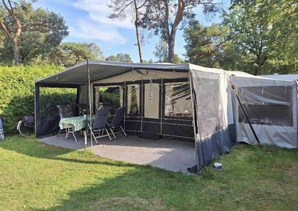 Hobby 560 Exclusive met stapelbed en babybedje, Reservewiel, Rondzit, Hobby, Particulier
