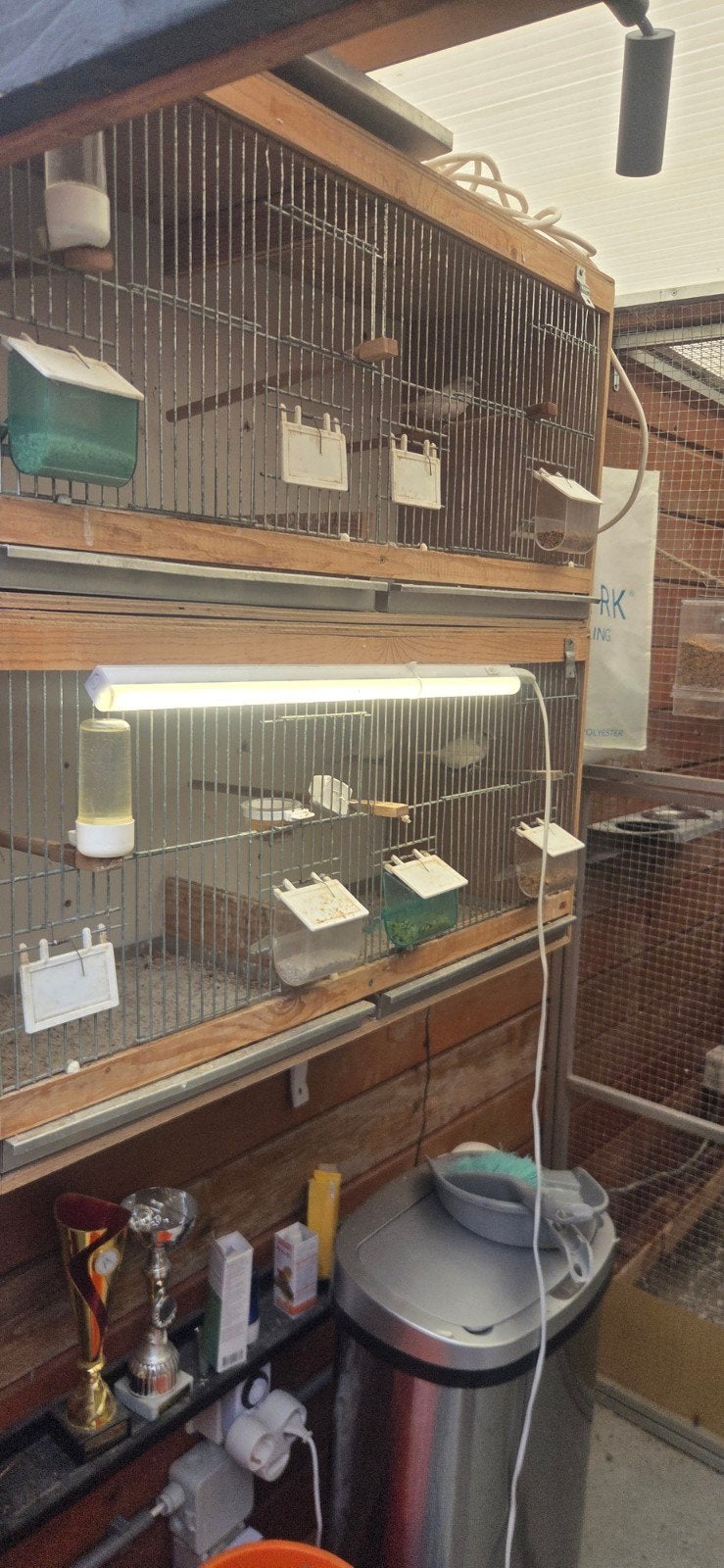 2 houten kweekooie  gebruikt, Dieren en Toebehoren, Ophalen, Hout, Vogelkooi