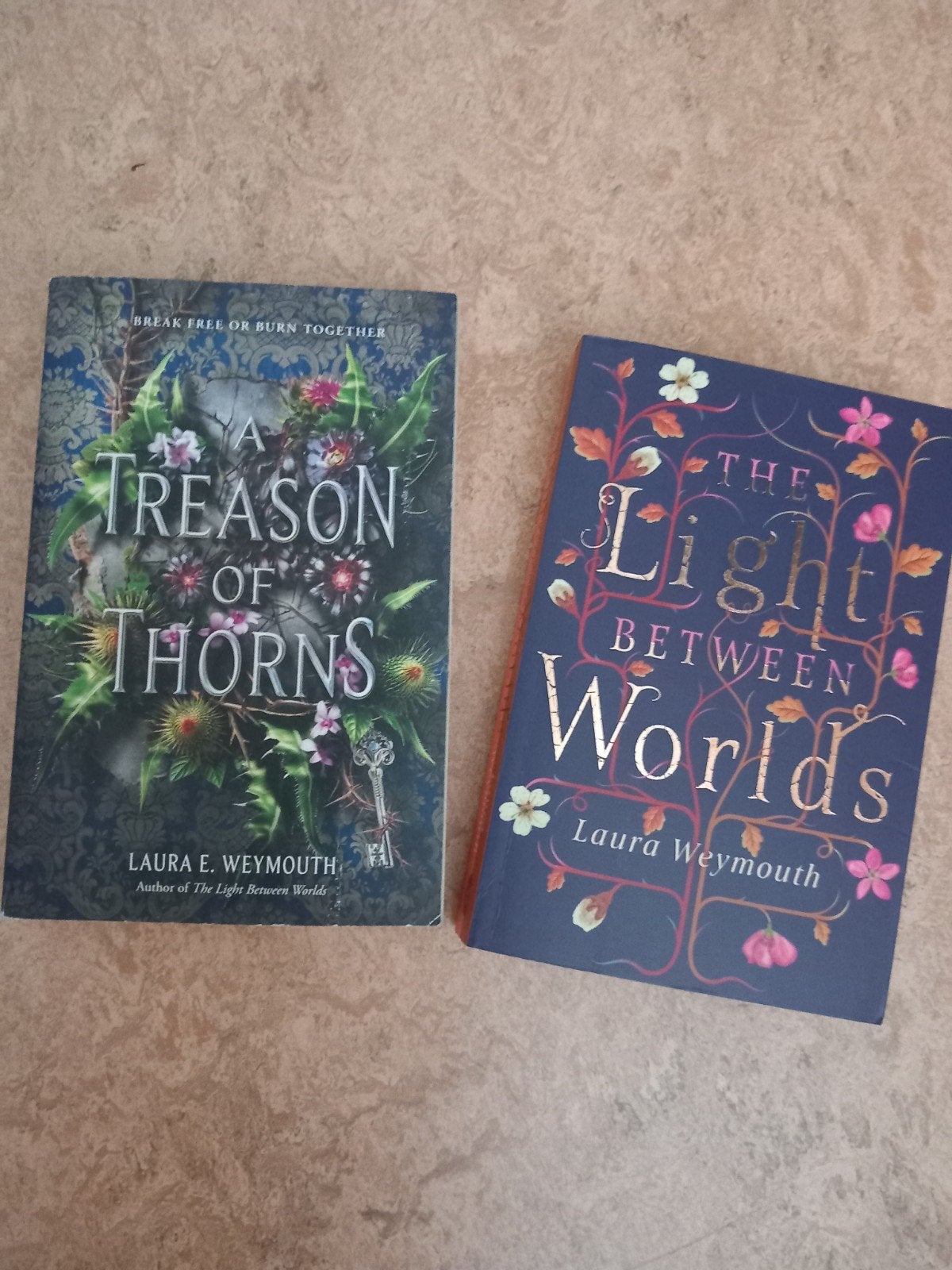 2 Engelstalige boeken van Laura Weymouth, Ophalen of Verzenden, Gelezen