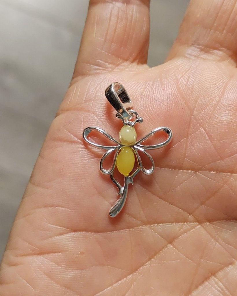 925 zilveren hanger Libelle met natuurlijke Barnsteen(Amber), O.T., Geel, Ophalen of Verzenden, Zo goed als nieuw