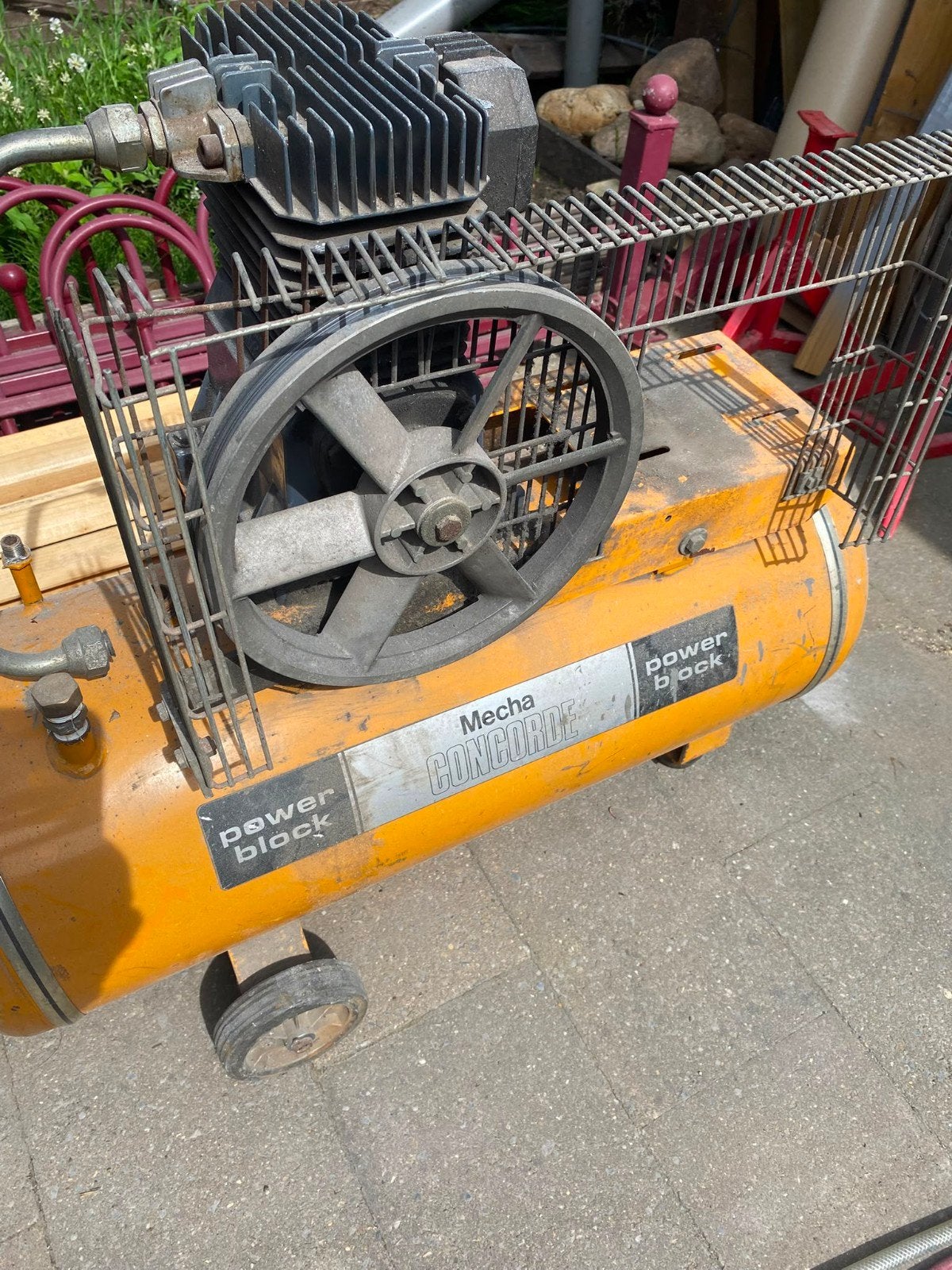 Te koop compressor, 25 tot 100 liter, Ophalen, Gebruikt, 200 tot 400 liter/min