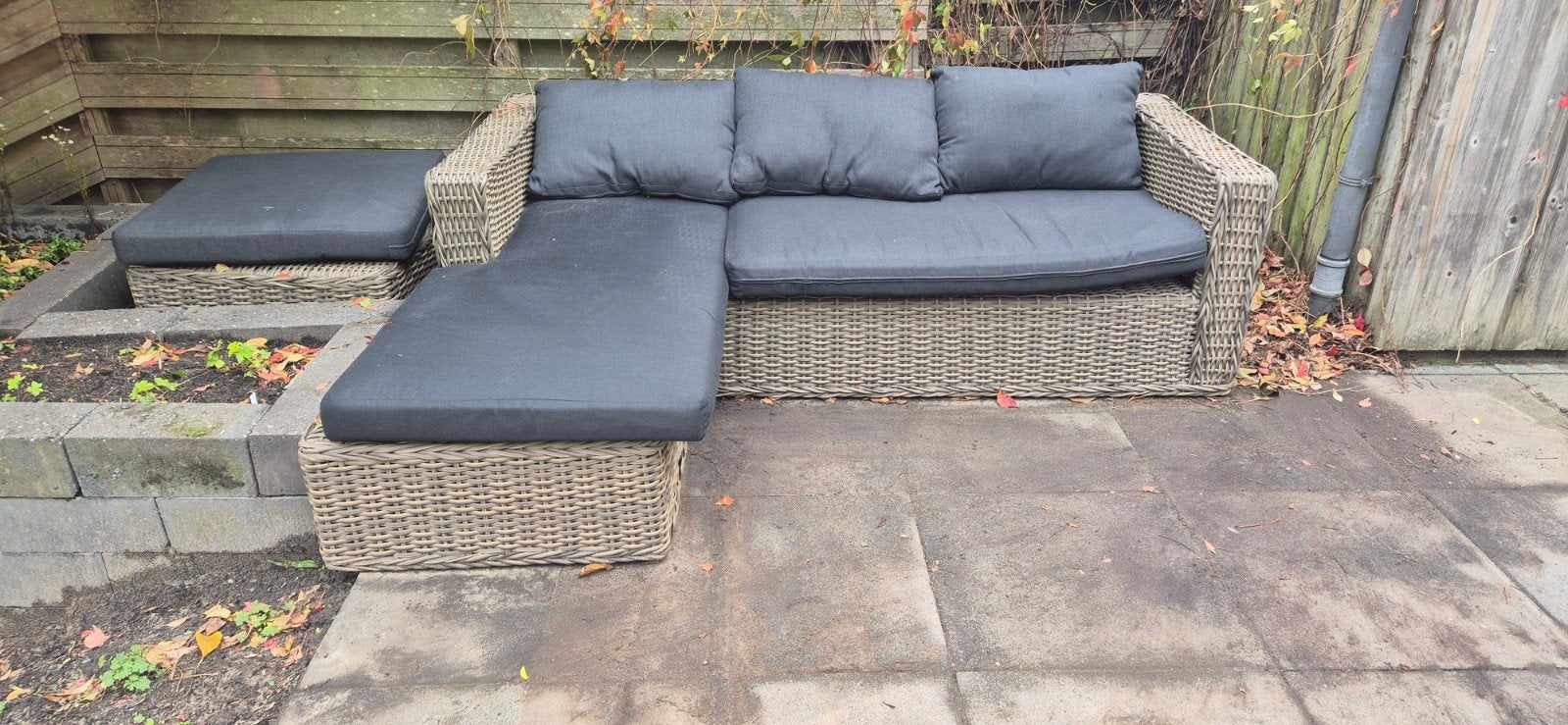 Wicker Loungeset met Hockers - 220x110 cm, Ophalen, 5 zitplaatsen, Gebruikt, Bank