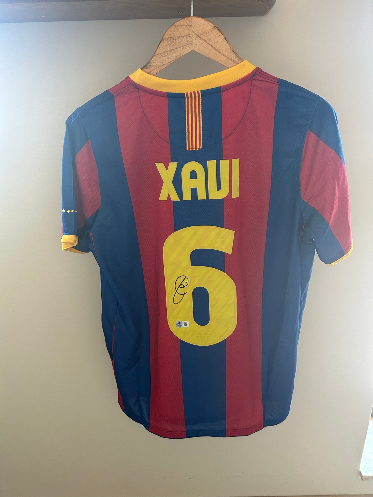 Gesigneerd Xavi FC Barcelona shirt met COA Beckett, Ophalen of Verzenden, Zo goed als nieuw, Shirt